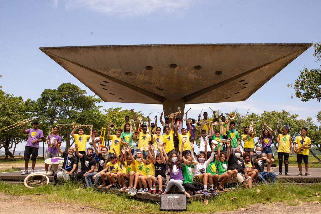 Favela Brass: the project works through donations, sponsorships and incentive laws and strongly depends on volunteers for its maintenance. Image: Paula Dutra.