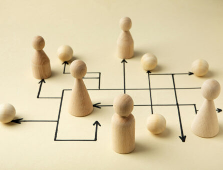 arreglo-peones-madera-alto-angulo