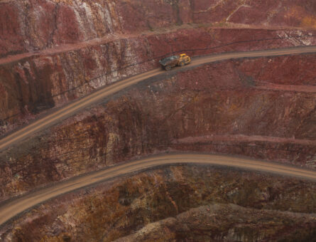 New Cobar gold mine.  Just a short drive south of Cobar is Peak good and copper mine.  Since mining commenced in 1870 in excess of 3 million ounces of gold and 200,000 tonnes of copper has been obtained from this mine.  It is considered a medium sized mine.