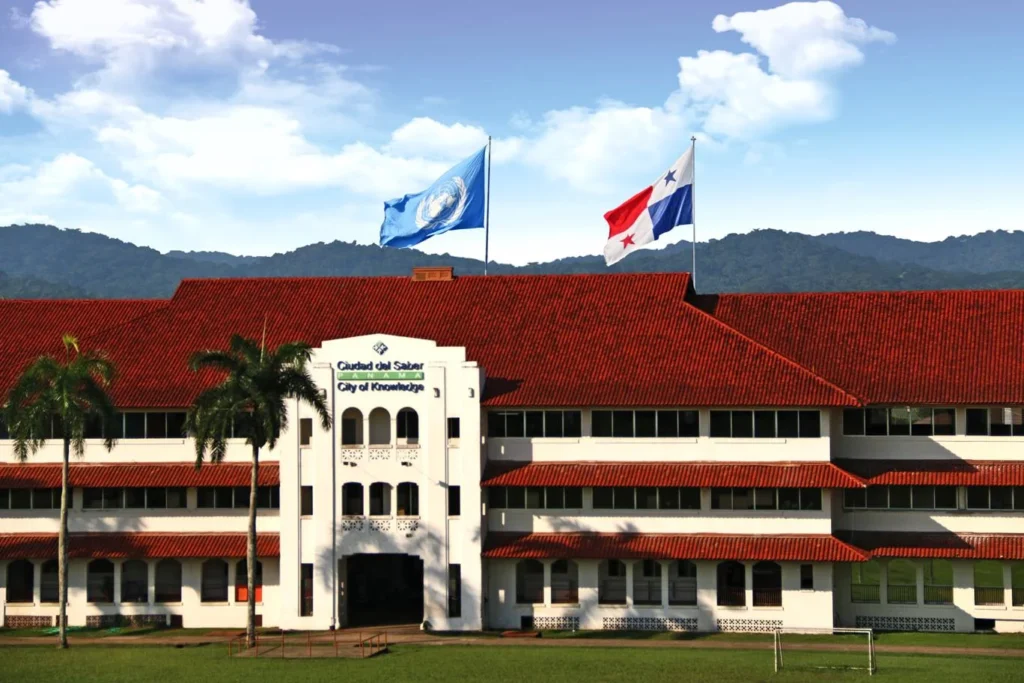 Panama’s economic transformation: A regional model for growth 2 ciudad del saber panama